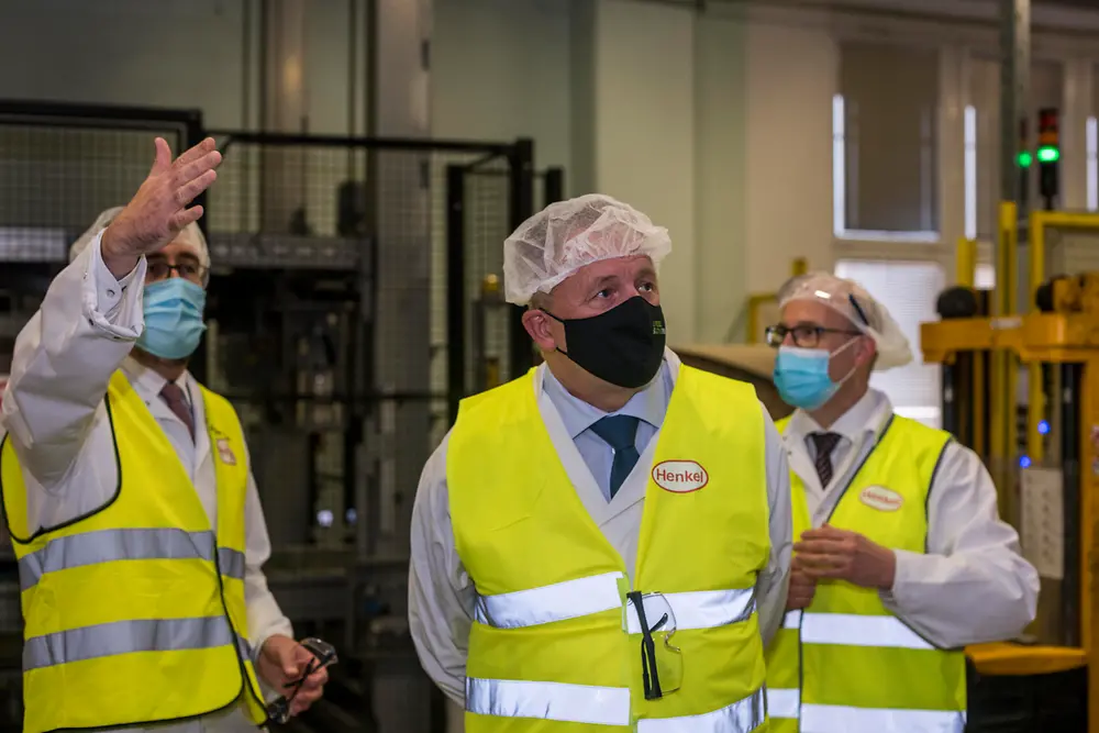 Henkel Maribor obiskal minister Počivalšek