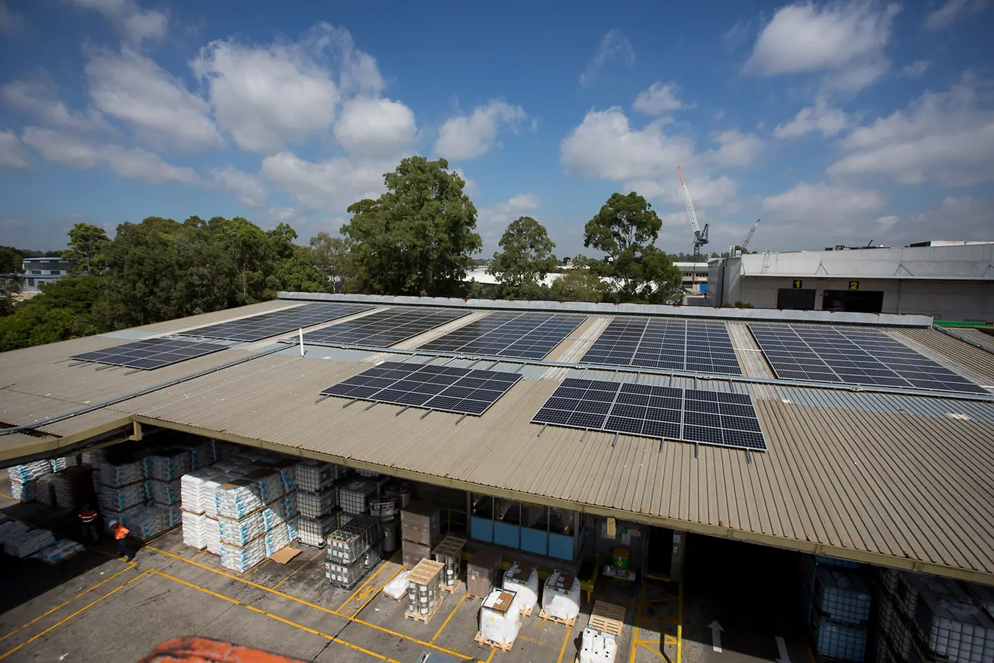
More than 2,000 solar panels have been installed on the roofs of the office, manufacturing, and warehouse buildings at Henkel’s Adhesive Technologies sites in Seven Hills and Kilsyth.