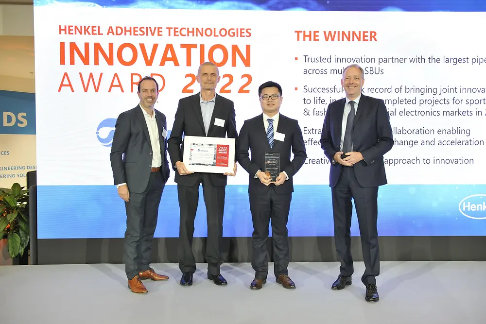 
Innovation Award for Wanhua (from left to right): Christian Kirsten, Corporate Senior Vice President Automotive and Metals at Henkel Adhesive Technologies, Sándor Eke, Business Development Manager DACH at Wanhua, Ben Zhang, R&D Lead for Adhesives at Wanhua and Thomas Holenia, Corporate Vice President Purchasing at Henkel